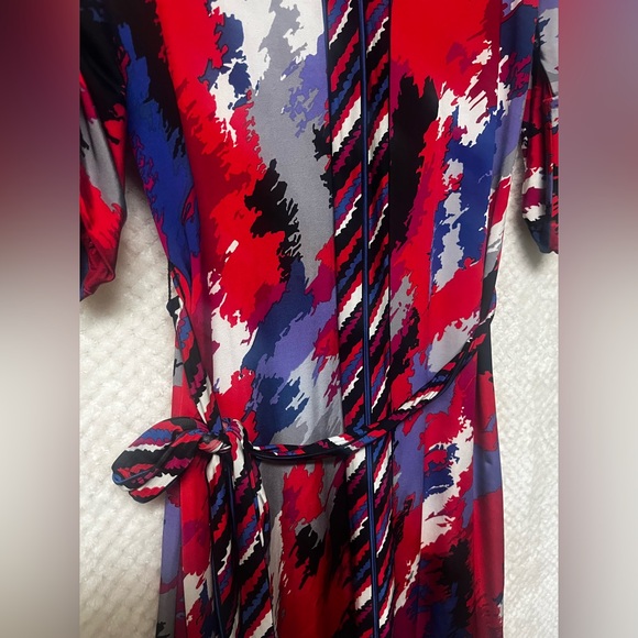 BCBGMaxAzria Brushstroke Red and Blue Dress Stretch Waist Tie V Neckline Medium - Picture 5 of 12